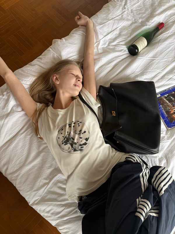 Pas a Pas Vネック ドッグプリント Tシャツ
