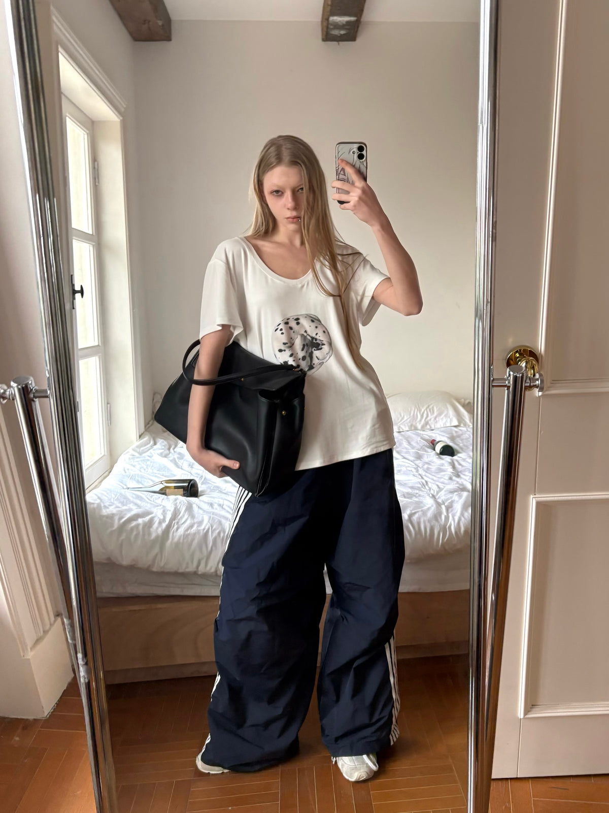 Pas a Pas Vネック ドッグプリント Tシャツ