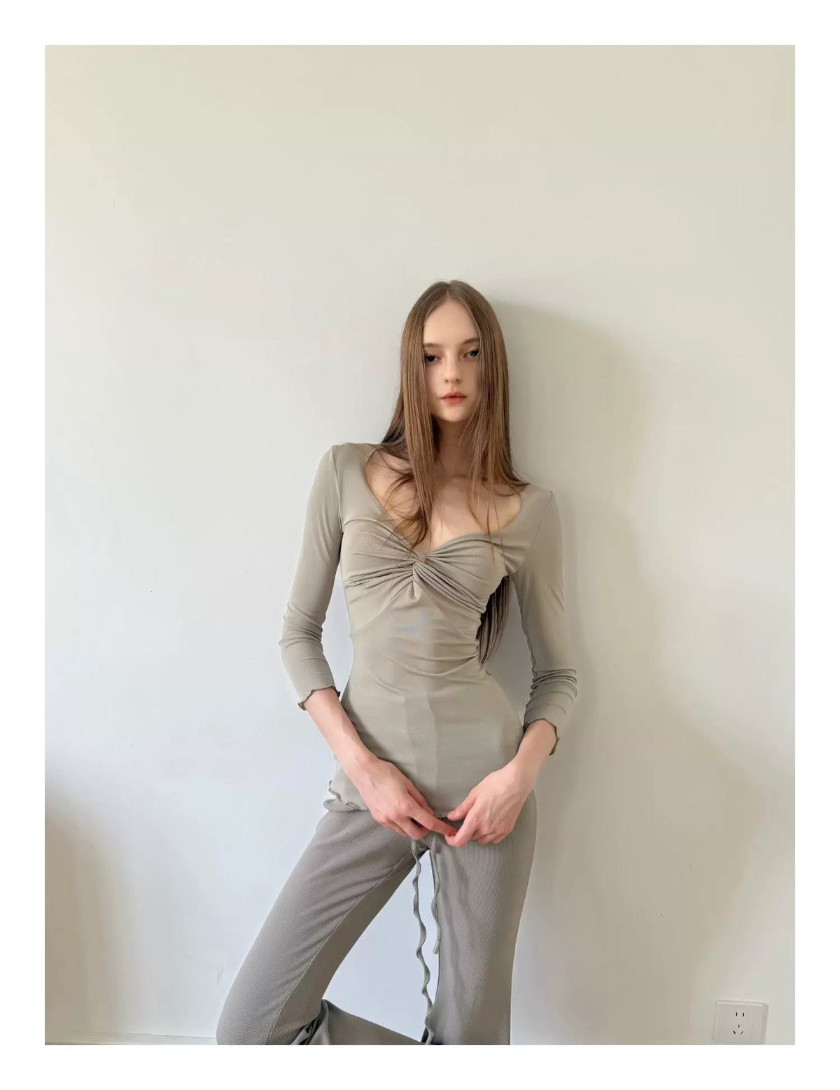 Pas a Pas Vネック 長袖Tシャツ